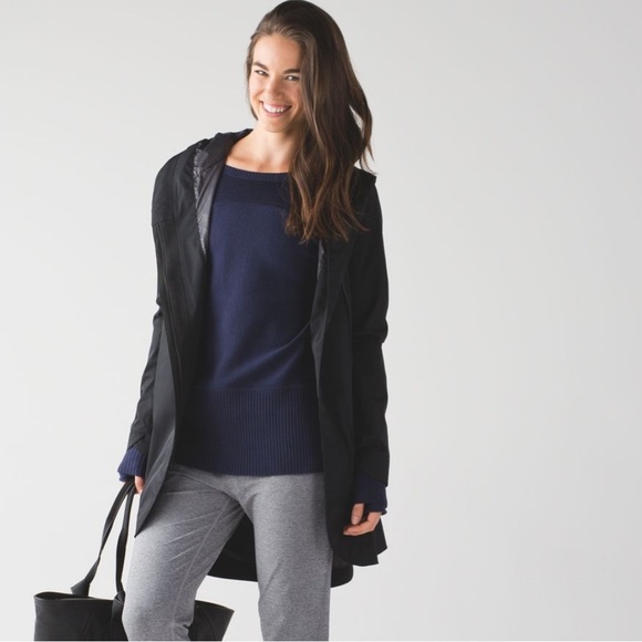 Lululemon Athletic Slouchy Sweater Wool Blend Athleisure Navy Preppy Stretch - Picture 2 of 10